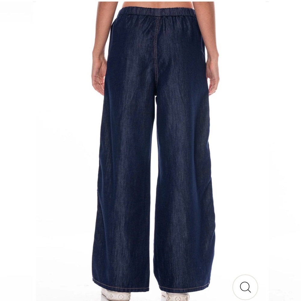 A21. Navy Wide-Leg Denim Pants with White Lace Stripes - Picture 4 of 4